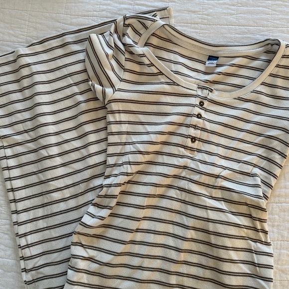 Old Navy Henley Maternity Dress - Size S - Picture 3 of 7